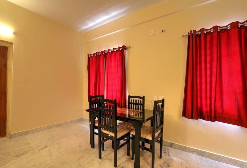 בית מלון כפרי Oyo 15168 Sucasa Homes