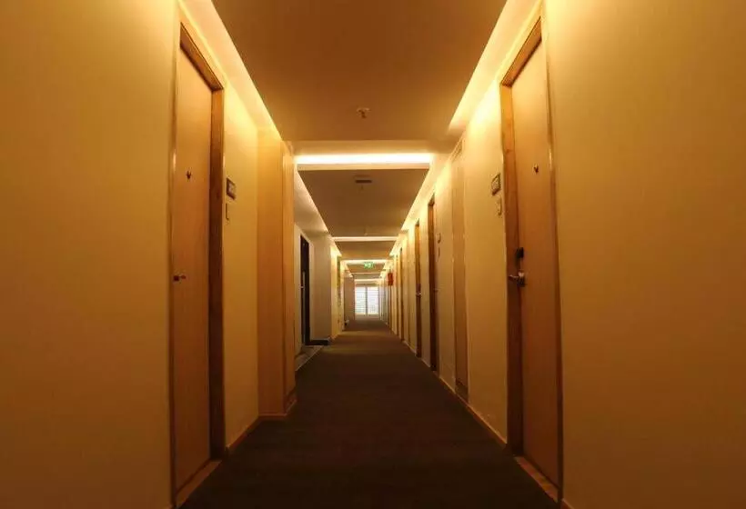 Hotel Regenta Central Harsha Vapi