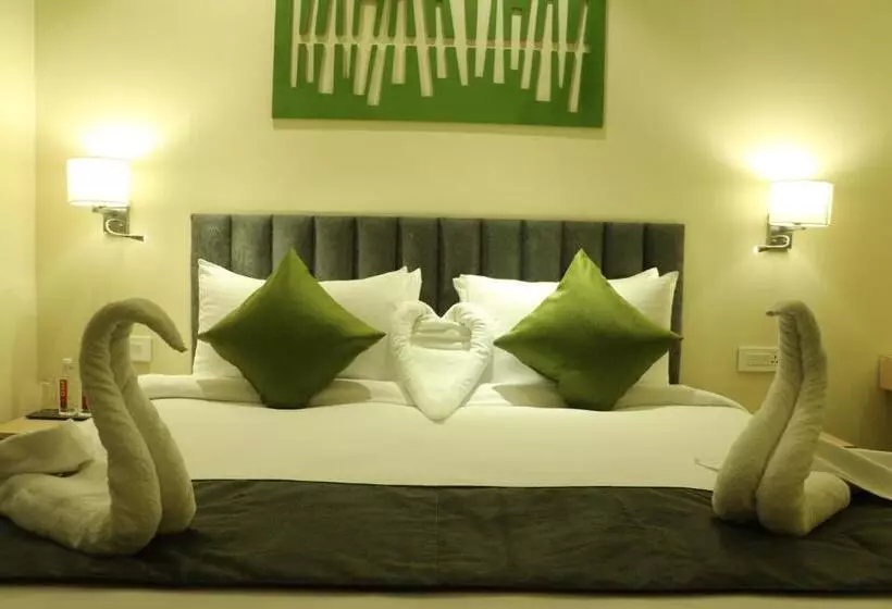 Hotel Regenta Central Harsha Vapi