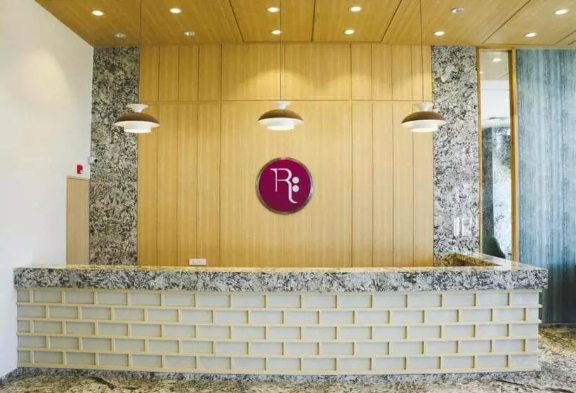 Hotel Regenta Central Harsha Vapi