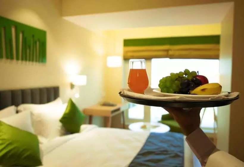 Hotel Regenta Central Harsha Vapi