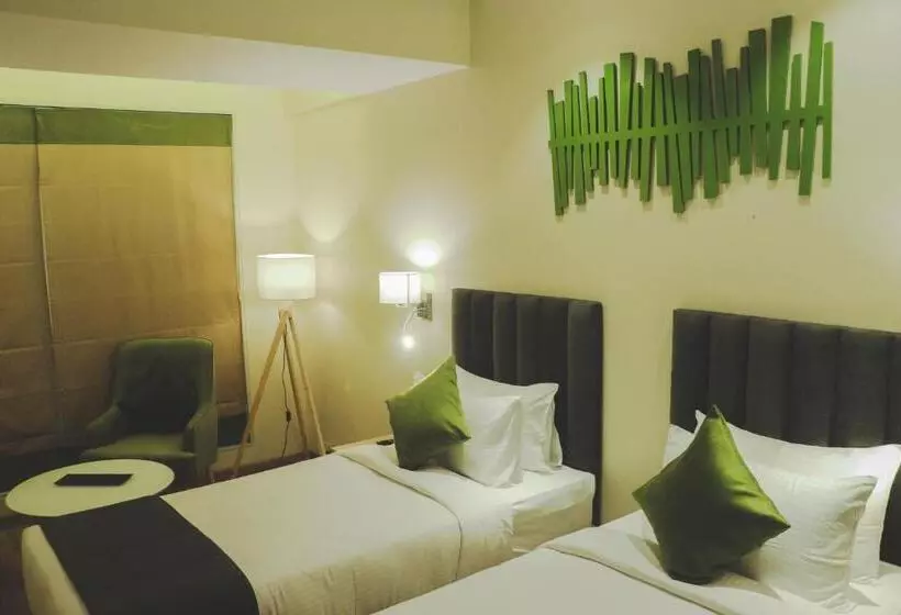 Hotel Regenta Central Harsha Vapi