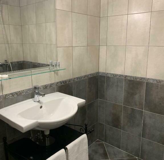 住宿加早餐 Arte Hotel Rooms & Apartments