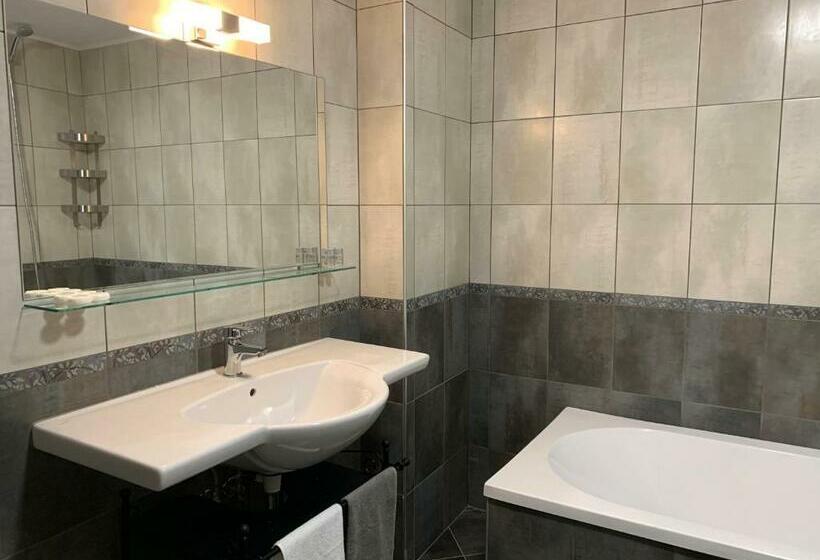 민박 Arte Hotel Rooms & Apartments