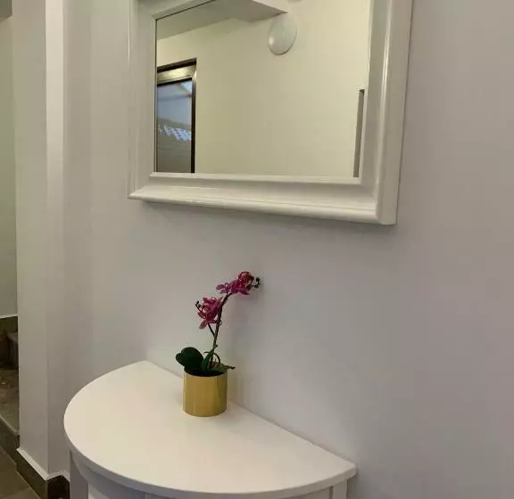 تختخواب و صبحانه Arte Hotel Rooms & Apartments