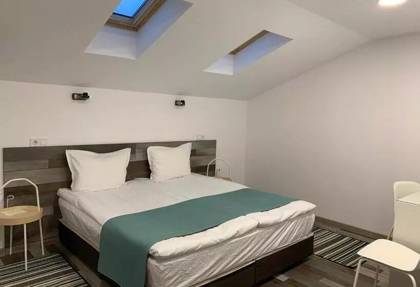 تختخواب و صبحانه Arte Hotel Rooms & Apartments