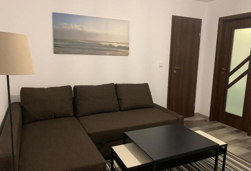 민박 Arte Hotel Rooms & Apartments