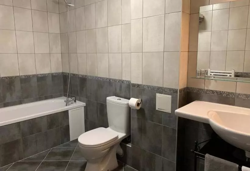 تختخواب و صبحانه Arte Hotel Rooms & Apartments