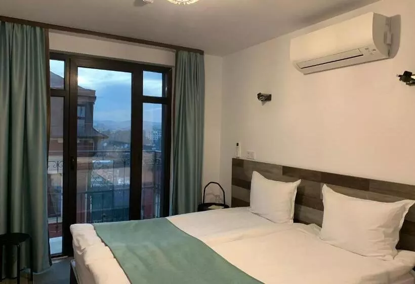 تختخواب و صبحانه Arte Hotel Rooms & Apartments