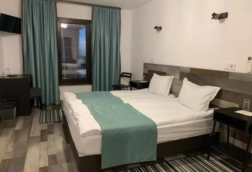 تختخواب و صبحانه Arte Hotel Rooms & Apartments