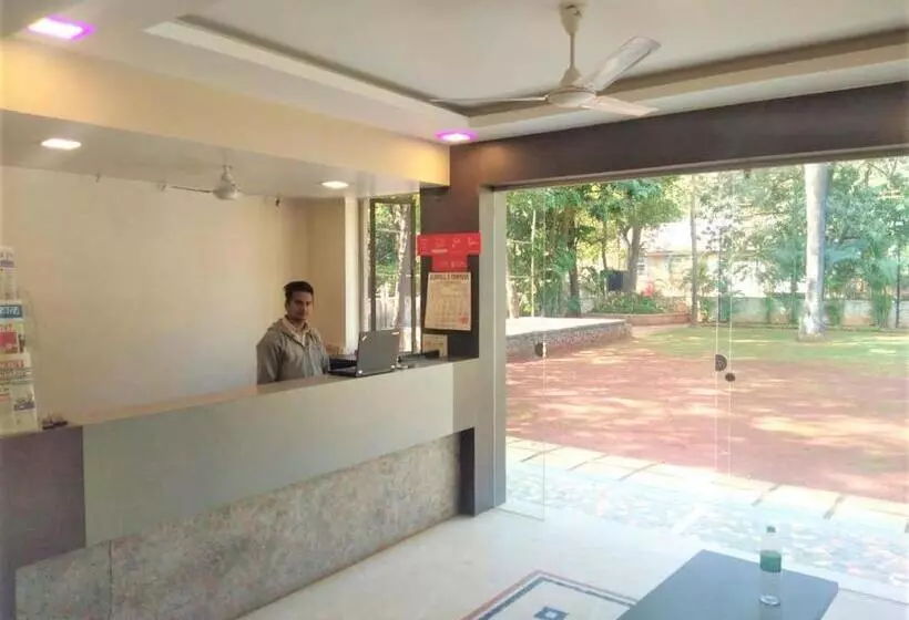 ホテル Mangal Residency Lonavala !! 600 Mts From Lonavala Railway Station !!