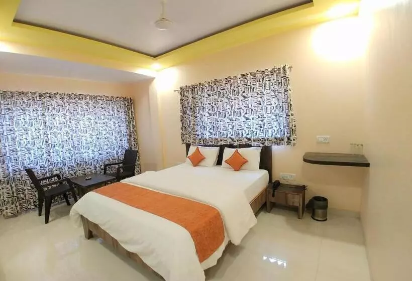 ホテル Mangal Residency Lonavala !! 600 Mts From Lonavala Railway Station !!