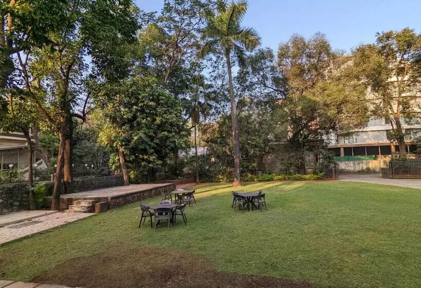ホテル Mangal Residency Lonavala !! 600 Mts From Lonavala Railway Station !!
