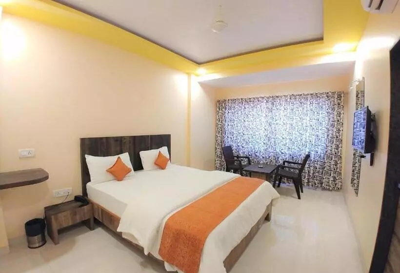 ホテル Mangal Residency Lonavala !! 600 Mts From Lonavala Railway Station !!
