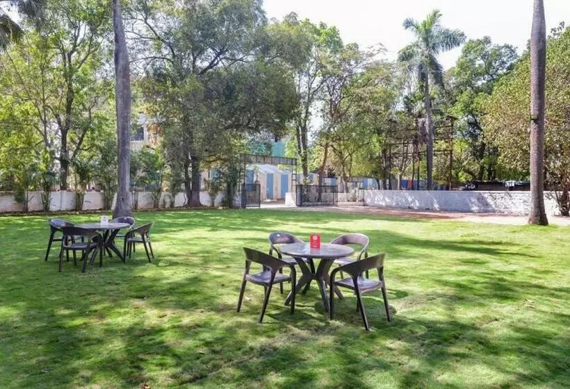 ホテル Mangal Residency Lonavala !! 600 Mts From Lonavala Railway Station !!