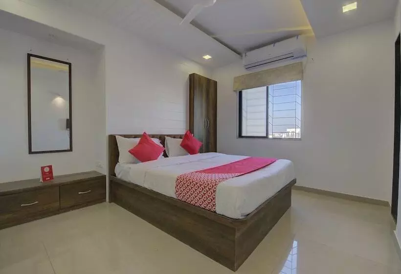 Super Hotel O Rk S Regency Near Navale Hospital Back Gate