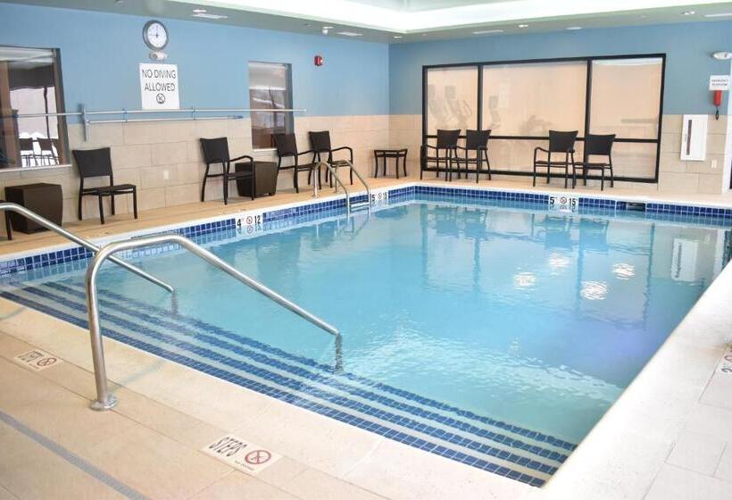 فندق Holiday Inn Express & Suites   Boston South   Randolph, An Ihg
