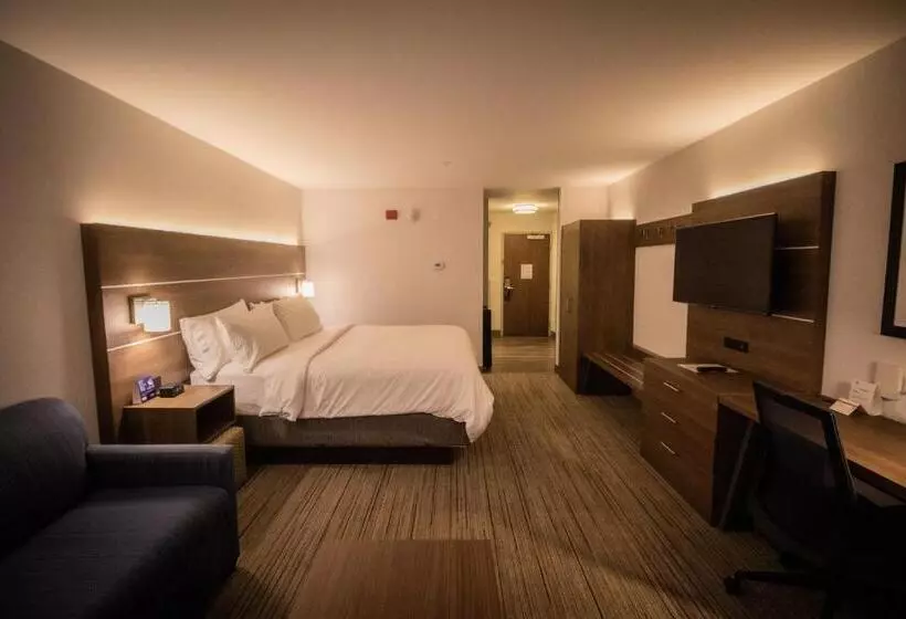 Hotelli Holiday Inn Express & Suites   Boston South   Randolph, An Ihg