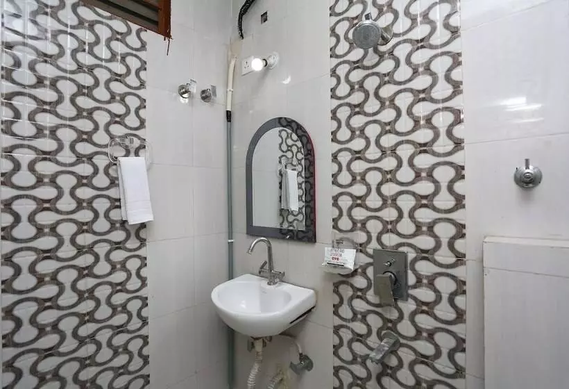 Oyo 22665 Hotel Dev Shree