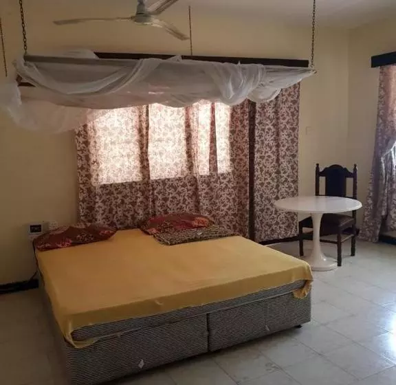 پانسیون Surahi Restaurant & Guest House