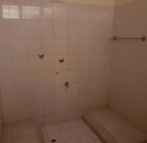 پانسیون Surahi Restaurant & Guest House