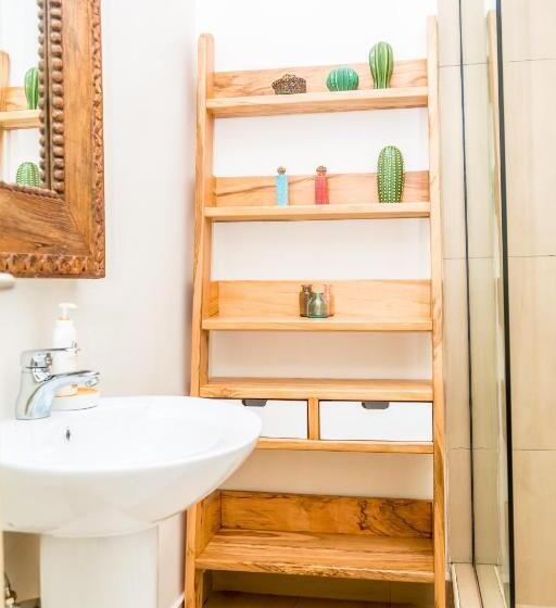 تختخواب و صبحانه Ewange A Casa Mia