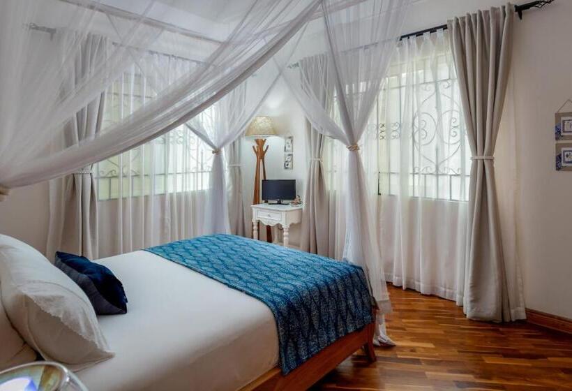 تختخواب و صبحانه Ewange A Casa Mia