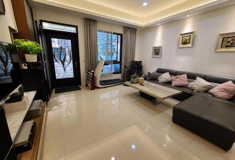 تختخواب و صبحانه Love Happiness Inn