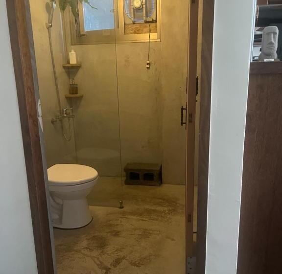 白紙寓所blank Slate B&b 鄰近夜市四人包棟