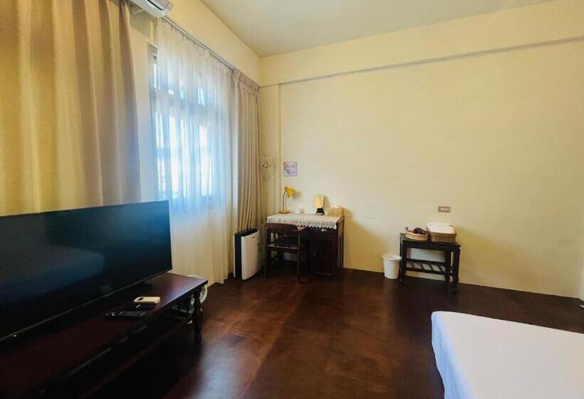 白紙寓所blank Slate B&b 鄰近夜市四人包棟