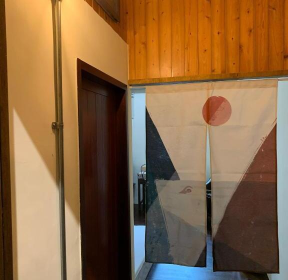 白紙寓所blank Slate B&b 鄰近夜市四人包棟