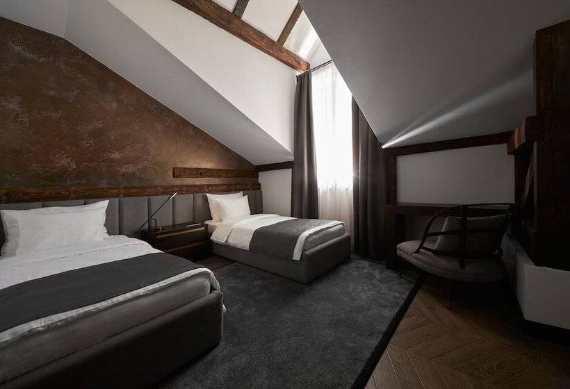 هتل Industrial 1853