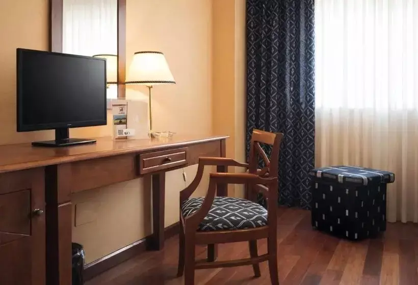 Hotel Checkin Basic León Norte