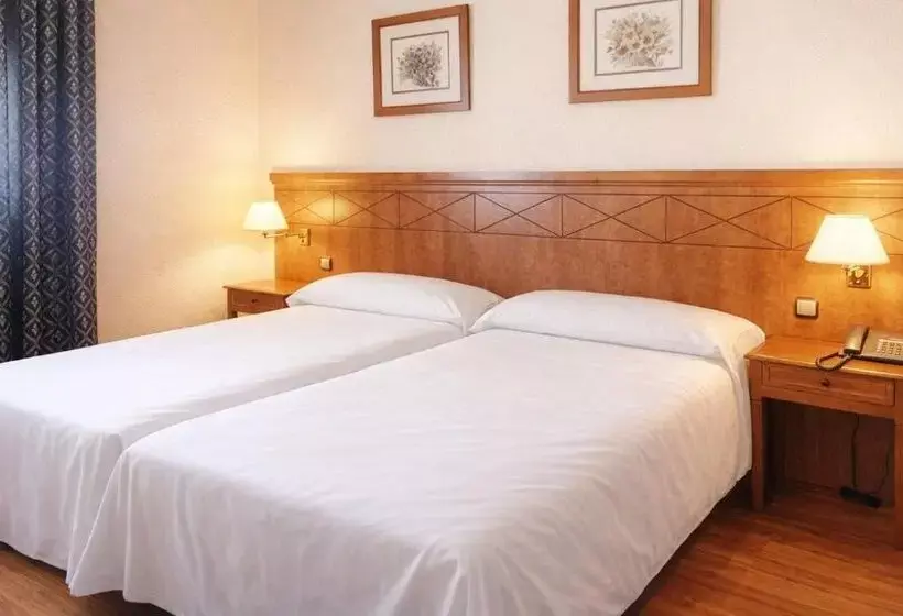 Hotel Checkin Basic León Norte