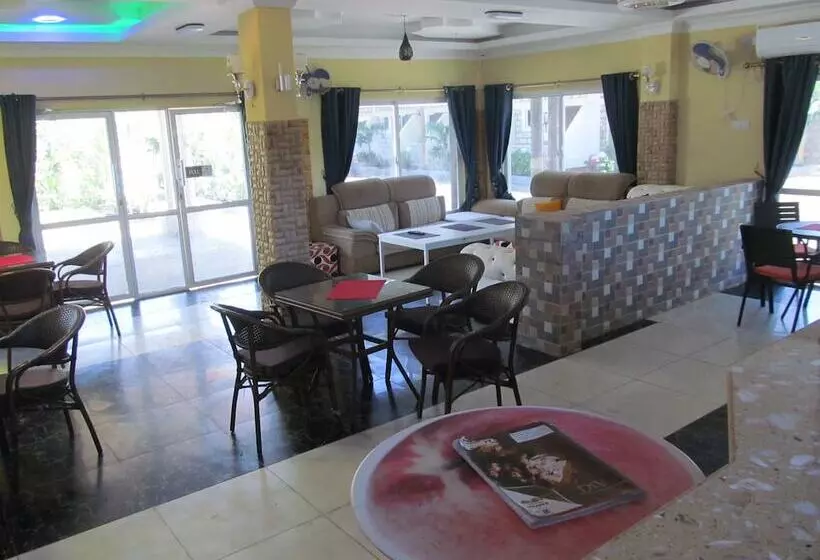 هتل Diplomat Diani Beach Resort