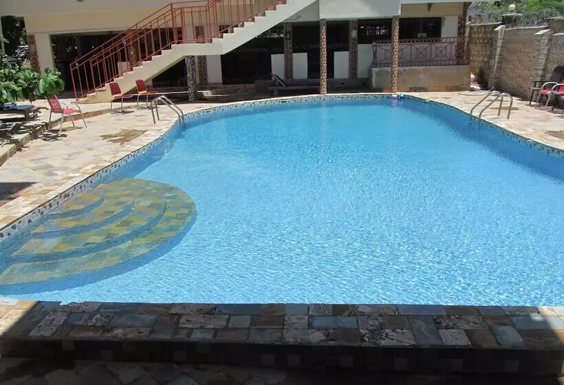 هتل Diplomat Diani Beach Resort