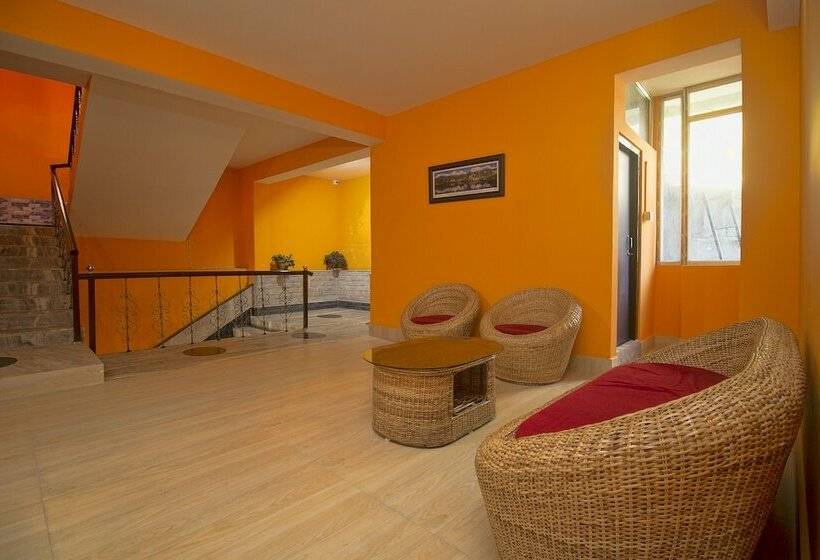 Oyo 24247 Hotel Everest Mansion