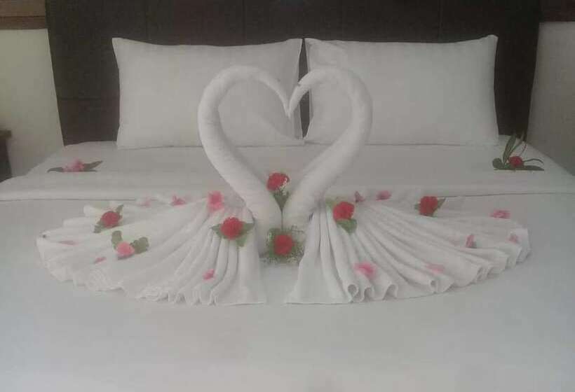 فندق Maenam Lodge