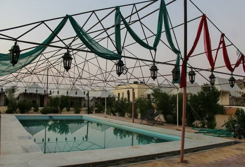 فندق Oyo 26228 Royal Camps