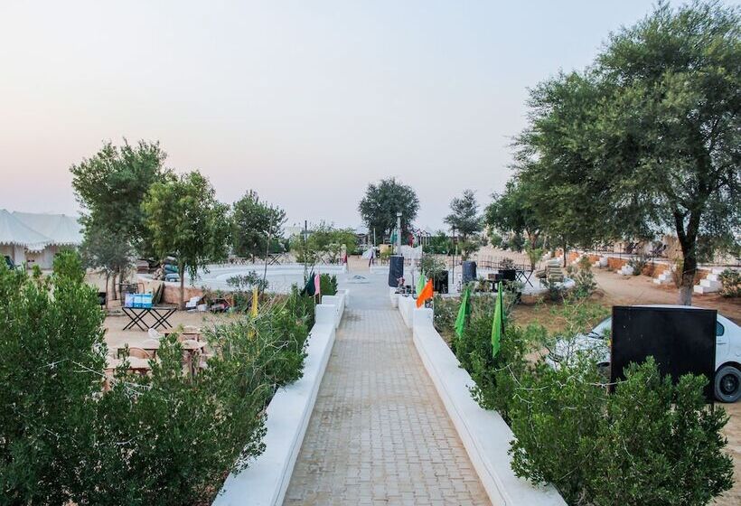 فندق Oyo 26228 Royal Camps