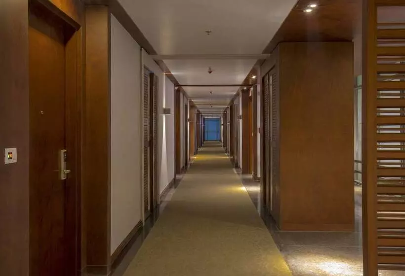 Hotel Zone By The Park Kolkata