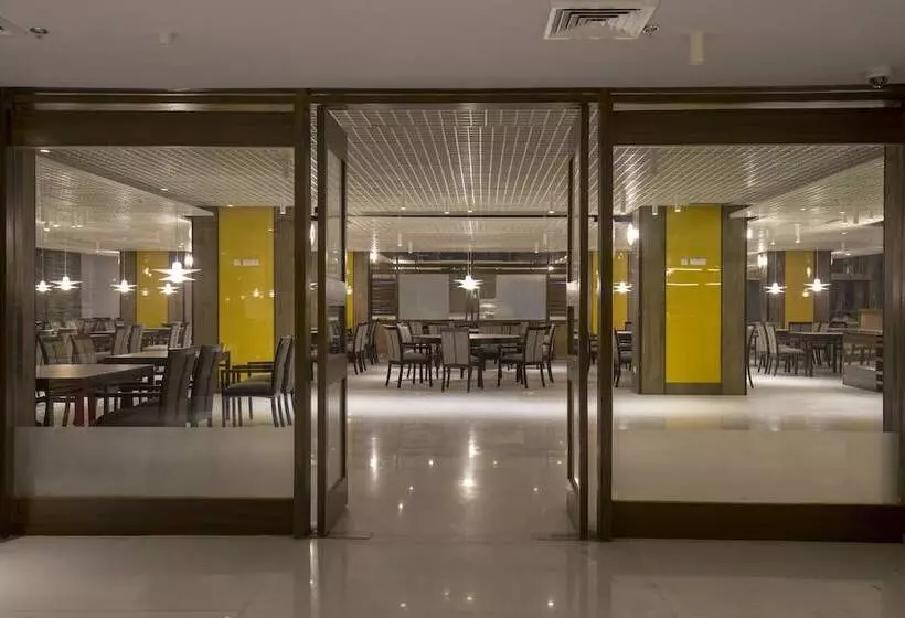 Hotel Zone By The Park Kolkata