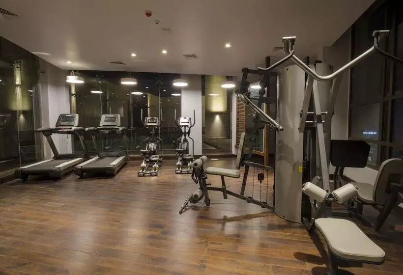 Hotel Zone By The Park Kolkata