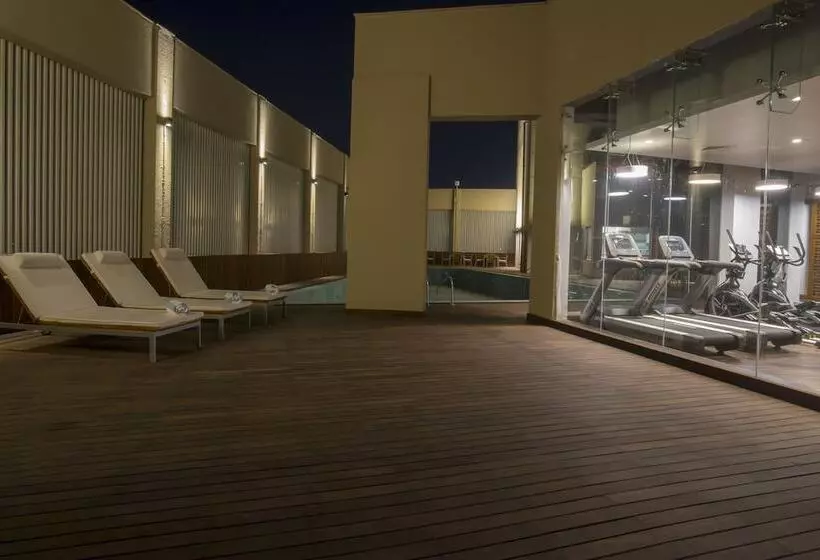 Hotel Zone By The Park Kolkata