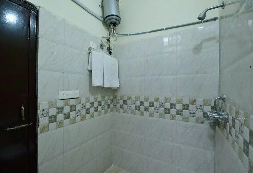 Oyo 22966 Hotel Raj Niwas
