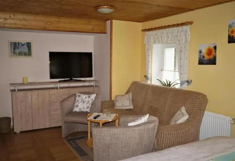Aamiaismajoitus (B&B) Pension Grenzbaude, Waltersdorf, Sachsen