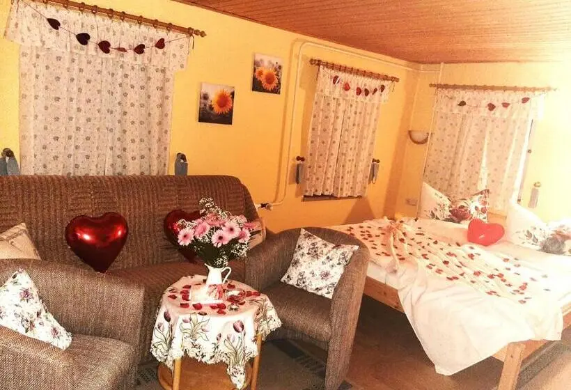 Aamiaismajoitus (B&B) Pension Grenzbaude, Waltersdorf, Sachsen