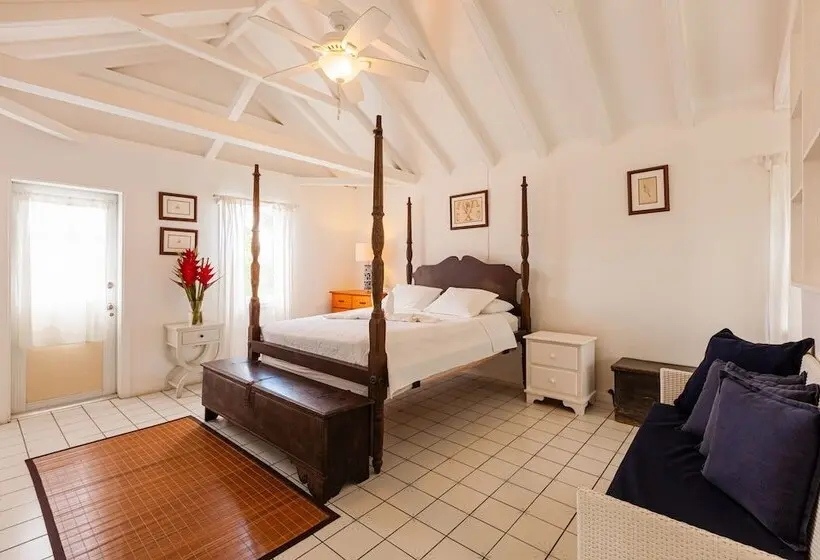هتل The Cottage Club