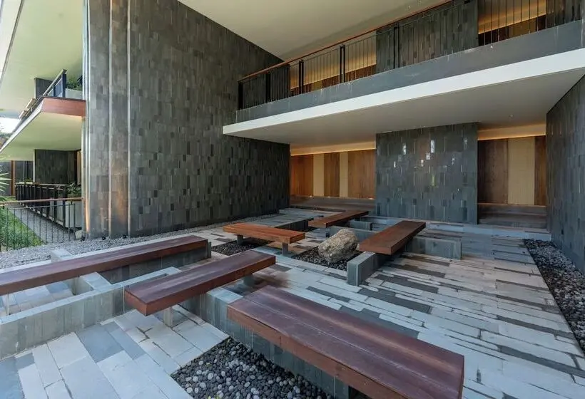 リゾートホテル Alaya Suites Ubud