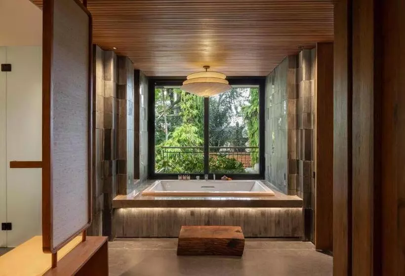 リゾートホテル Alaya Suites Ubud